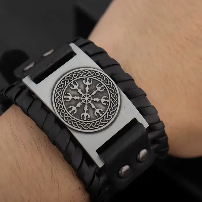 Nouveau rétro large cuir nordique Rune d'Odi Bracelet hommes
