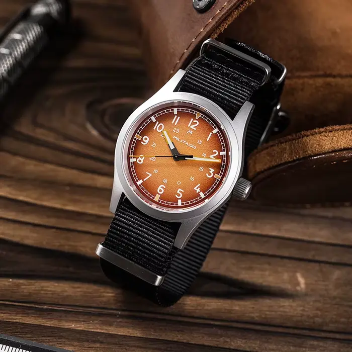 Montre Militado ML24 Nouveau Mouvement Quartz à Balayage VH31 Saphir Lumineuse Occasions Spéciales Robuste Vintage
