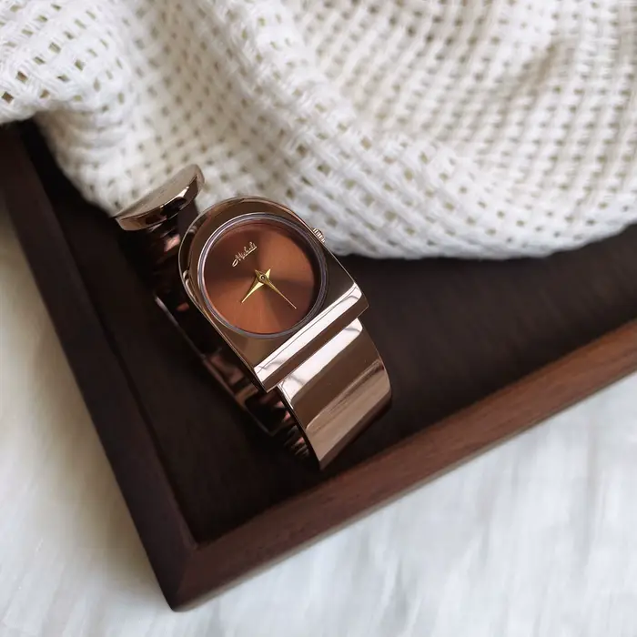 Montre bracelet marron de luxe 2026 nouvelle collection quartz pour femmes occasions spéciales élégantes