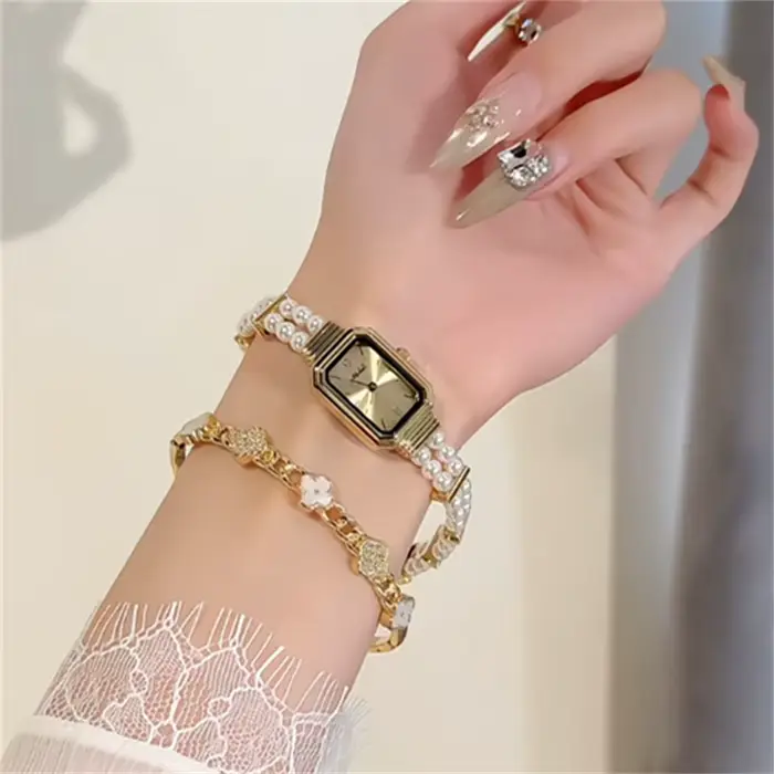 Montre en or Design artistique pour femmes