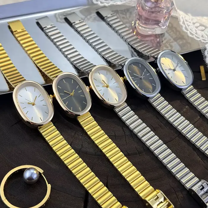 Nouvelle montre à Quartz elliptique de mode rétro dorée dames bracelet en acier