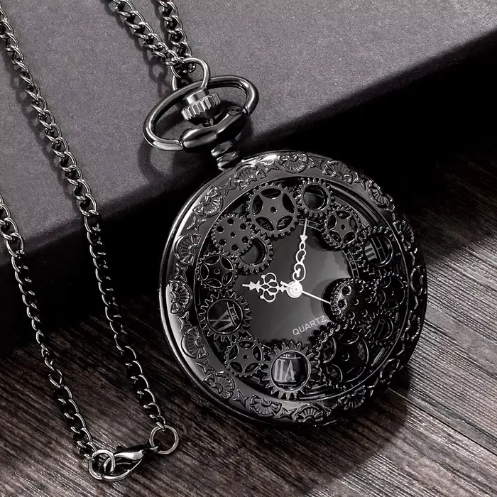 Montre de poche créative en quartz à engrenages ajourés sculptés