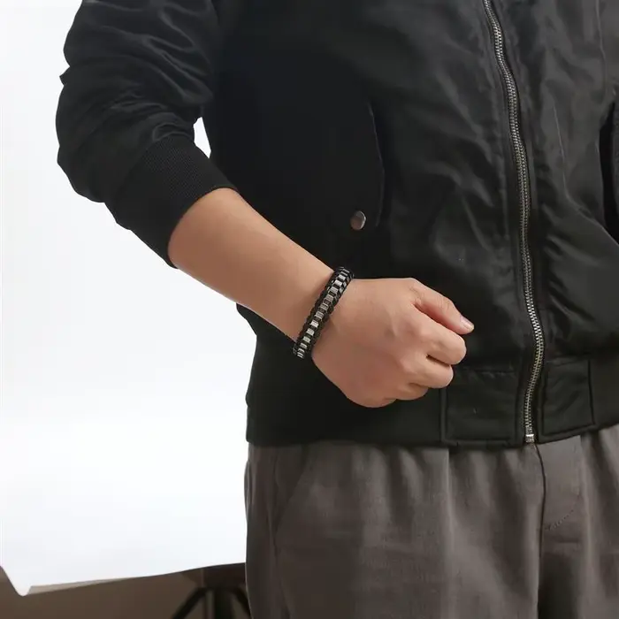 Bracelet tressé en acier inoxydable et cuir tissé à la main pour hommes