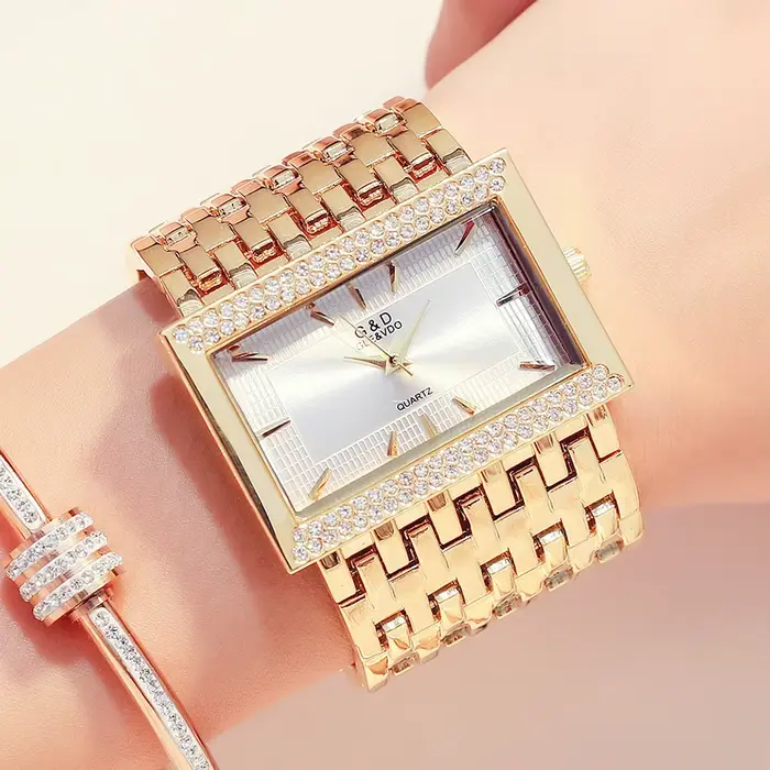Montre rectangulaire G&D en acier inoxydable avec mouvement à quartz pour femmes occasions spéciales