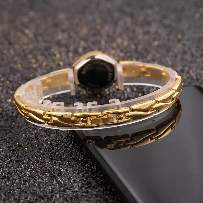 Montre de luxe plaquée or pour femmes