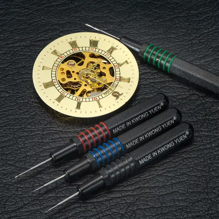 Stylo à huile pour entretien de montre