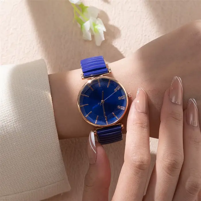 Montre à quartz pour femmes en cristal bleu luxueux - Bracelet extensible en acier inoxydable décontracté