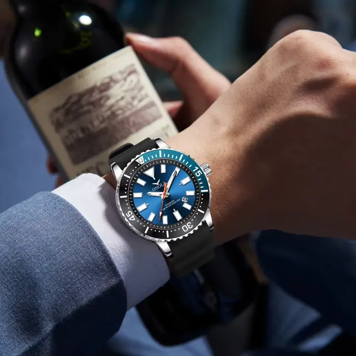 Montre mécanique ONOLA pour hommes, style fashion casual, mouvement automatique, résistante à l'eau, élégante pour occasions professionnelles et spéciales
