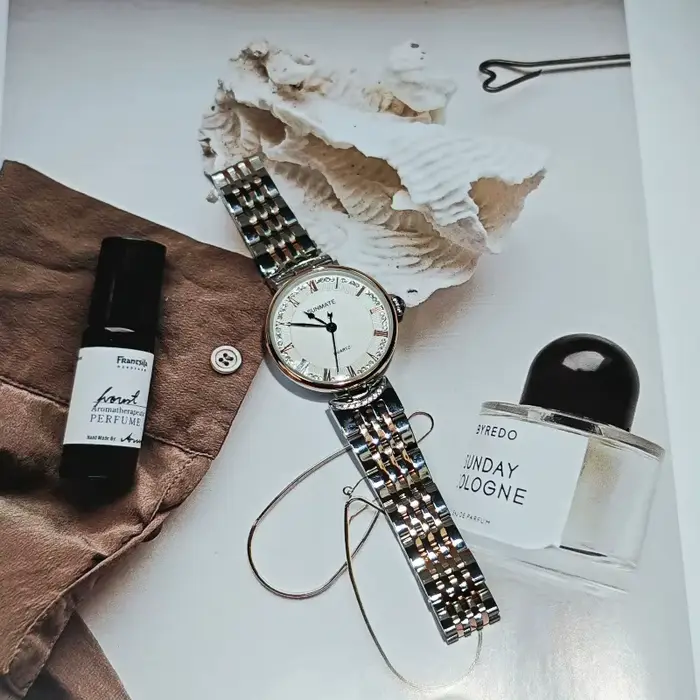 Montre à bracelet en acier inoxydable de marque à succès pour femmes Cadeau de luxe