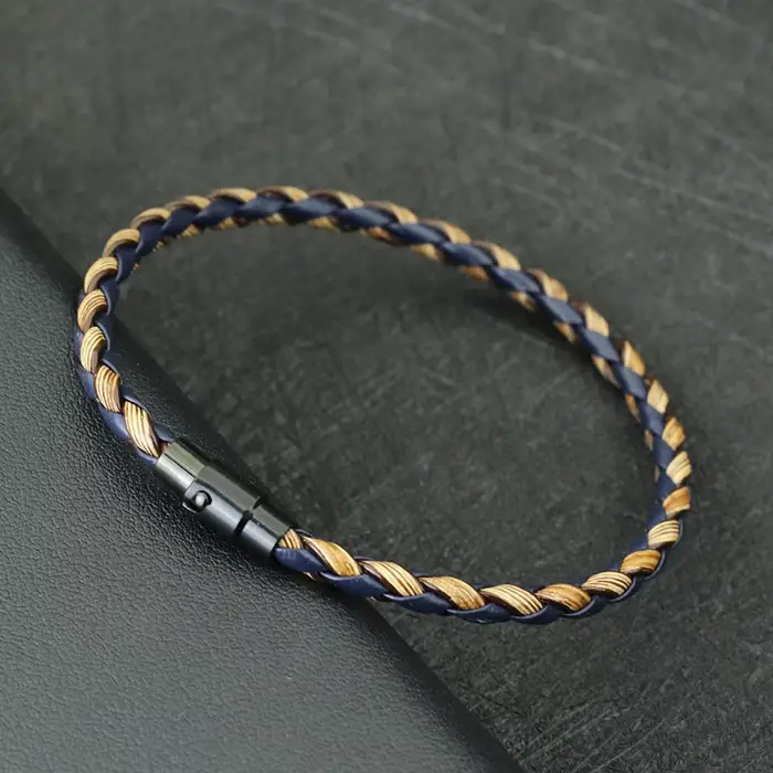 Nouveaux hommes Bracelet en cuir Double sécurité aimant boucle à la main tressé