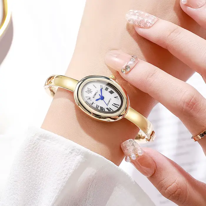 Montre-bracelet pour femme sertie de diamants