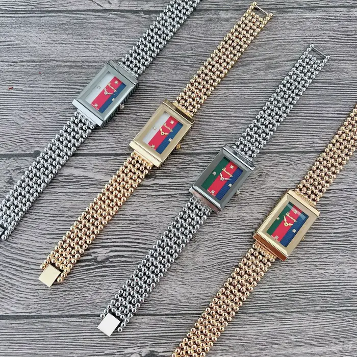 Montre pour femme avec bracelet en métal