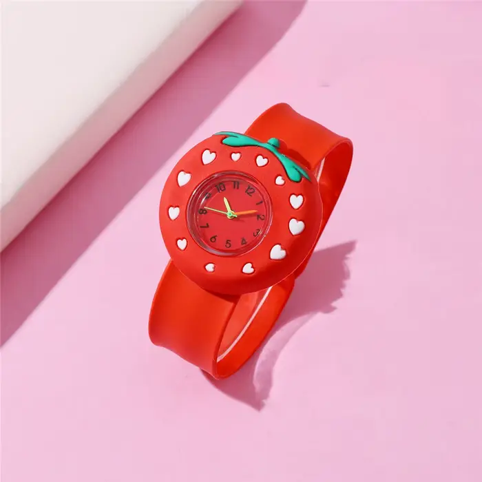 Montres pour enfants de style mignon avec cadran rose rouge fraise