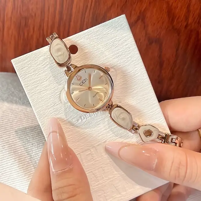 2025 montre pour femme de luxe élégant Style minimaliste cadeau d'anniversaire pour dames
