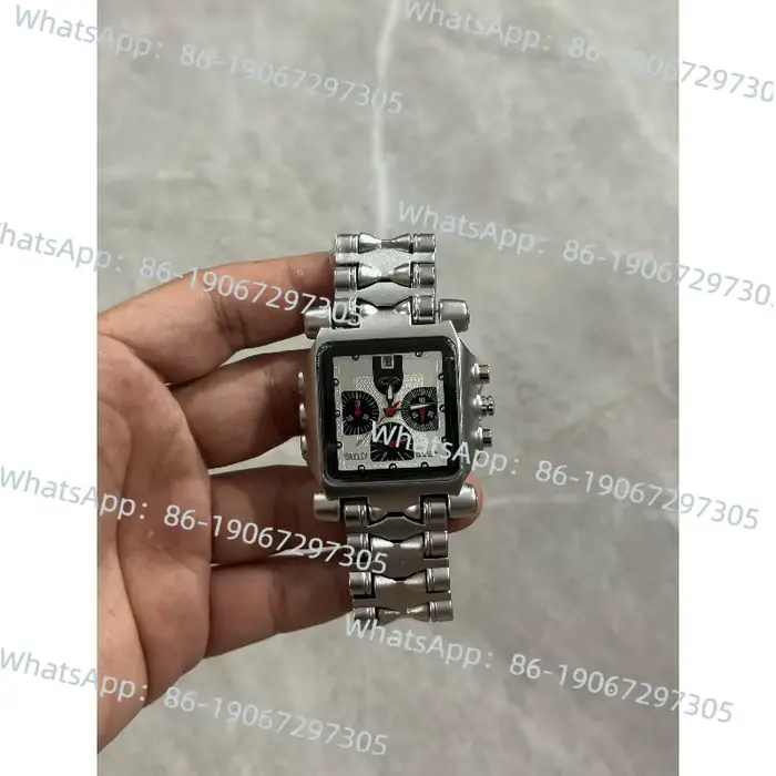 Montre homme carrée avec cadran large et mouvement à quartz résistant à l'eau pour hommes style moderne occassions quotidiennes et formelles