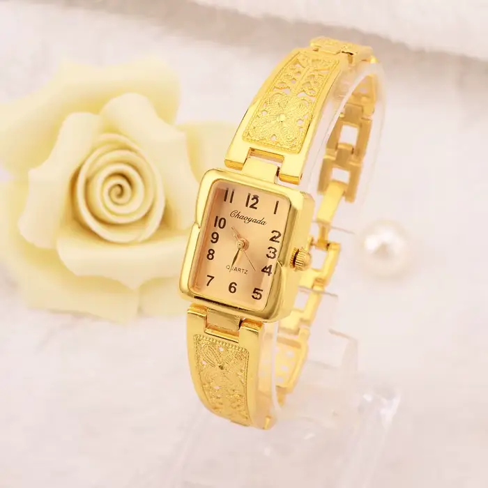 Or/argent femmes Vintage montres de luxe élégant Quartz mode Rectangle cadran montre sculpté motif Bracelet décontracté