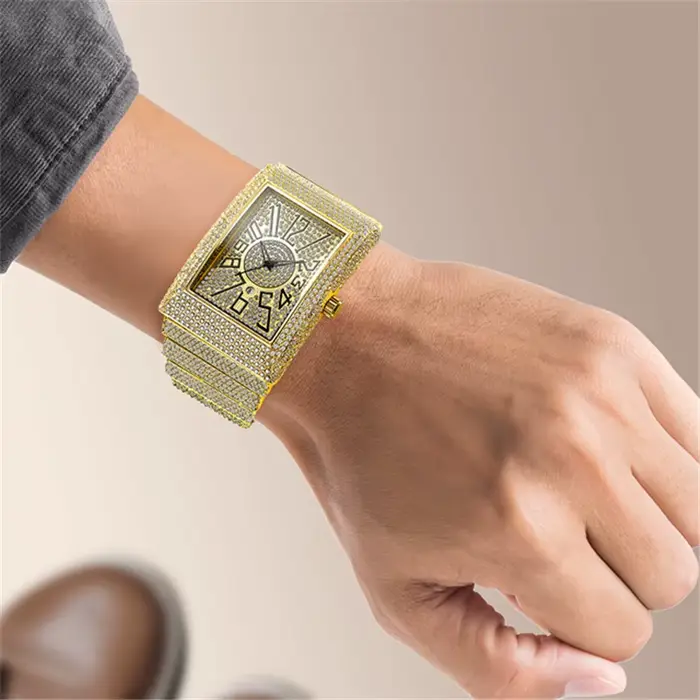 Montre en alliage doré avec calendrier complet et style Hip Hop pour homme occasions spéciales