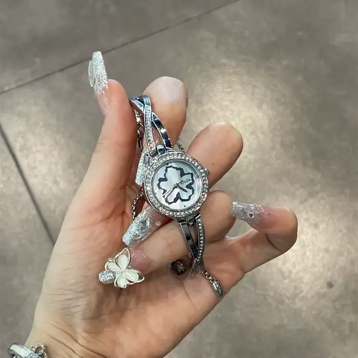 Montre-bracelet à quartz CILOA pour femme, trèfle à quatre feuilles argenté, avec bracelet jonc et l