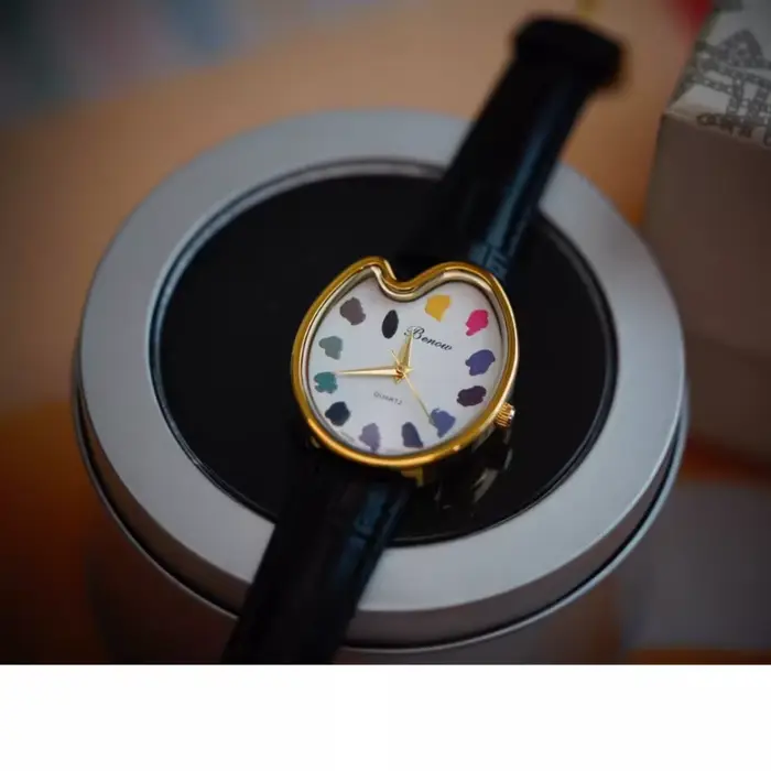Montre à quartz carrée en cuir, design rétro et artistique, avec cadran à aiguilles exquis et polyva