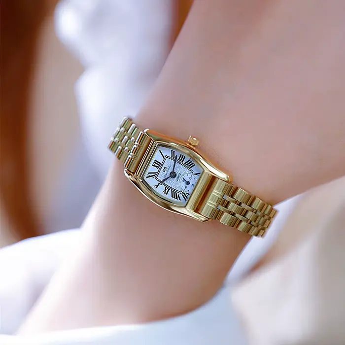 Montre à quartz avec bracelet en cuir pour femme