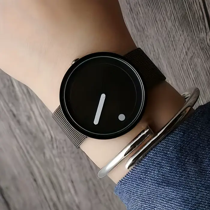 Montre au design minimaliste à pois avec une valeur esthétique élevée, des hommes et des femmes de n