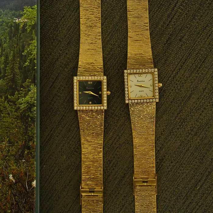 Montre carrée de luxe pour femme en or avec lunette en strass