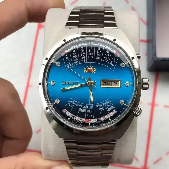 Montre Orient automatique mécanique 118A avec grand cadran rotatif