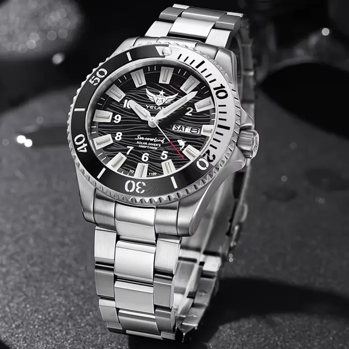 Montre de plongée Yelang V1217 Quartz résistante à l'eau 300m avec mouvement VS43 luminescent pour homme occasions spéciales探险时佩戴的雅兰V1217石英防水300米带VS43机芯夜光手表男士特别场合