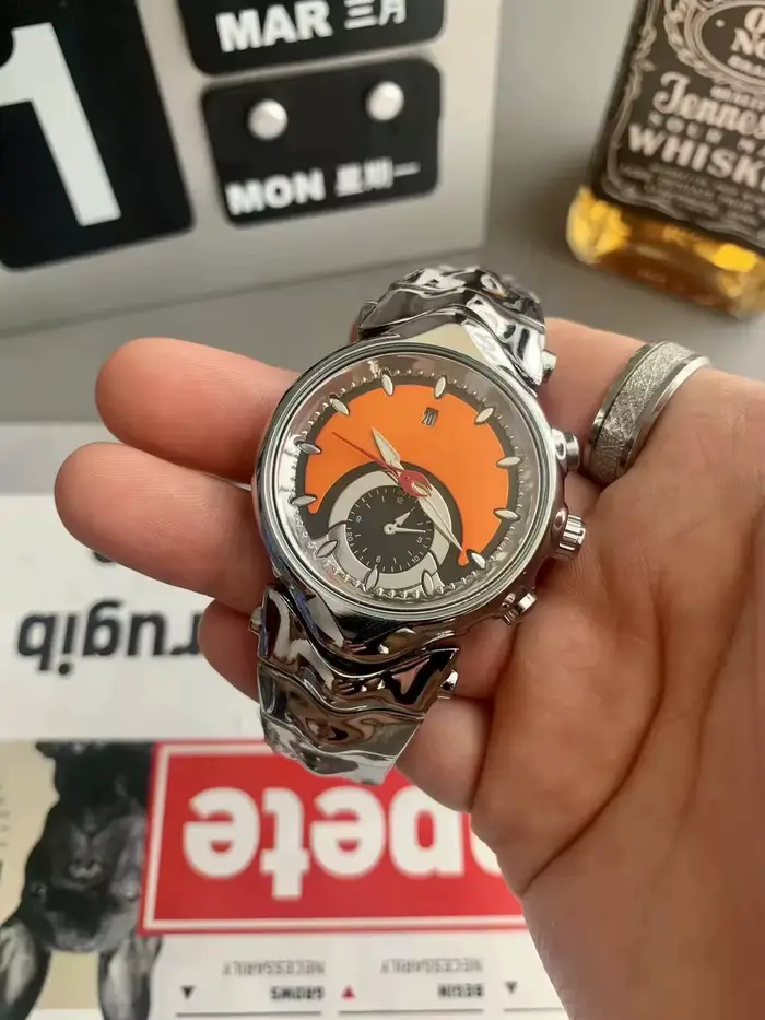 Montre pour homme à cadran bicolore avec bracelet unique en acier inoxydable rétro et haut de gamme