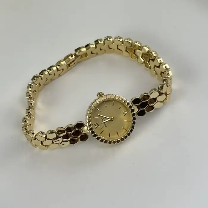 Vintage dames petite montre en or vente chaude bracelet en nid d'abeille femmes