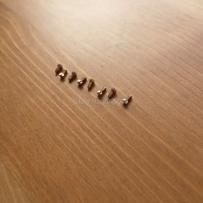 Vis à 5 dents pour boîtier de montre