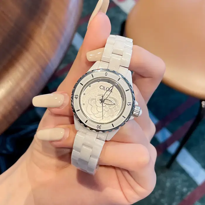 Montre camélia 2025 nouvelle montre pour femme en céramique blanche légère de luxe pour femme petit 