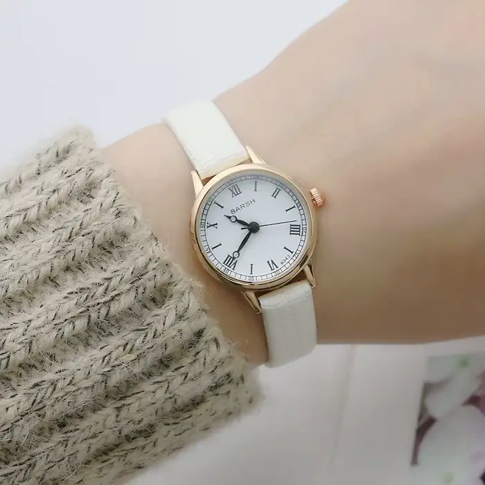 Montres simples pour femmes