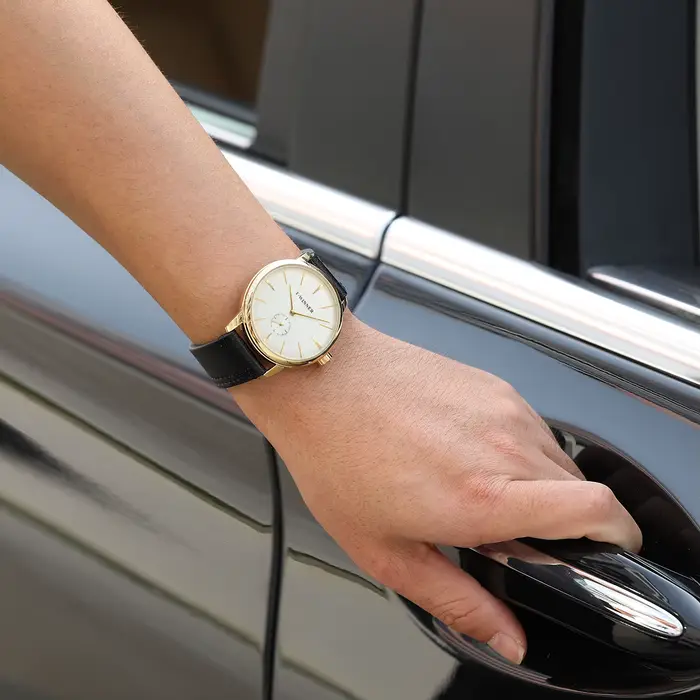 Montre mécanique T-Winner élégante pour homme résistante à l'eau avec ventilation manuelle et design luxueux pour diverses occasions