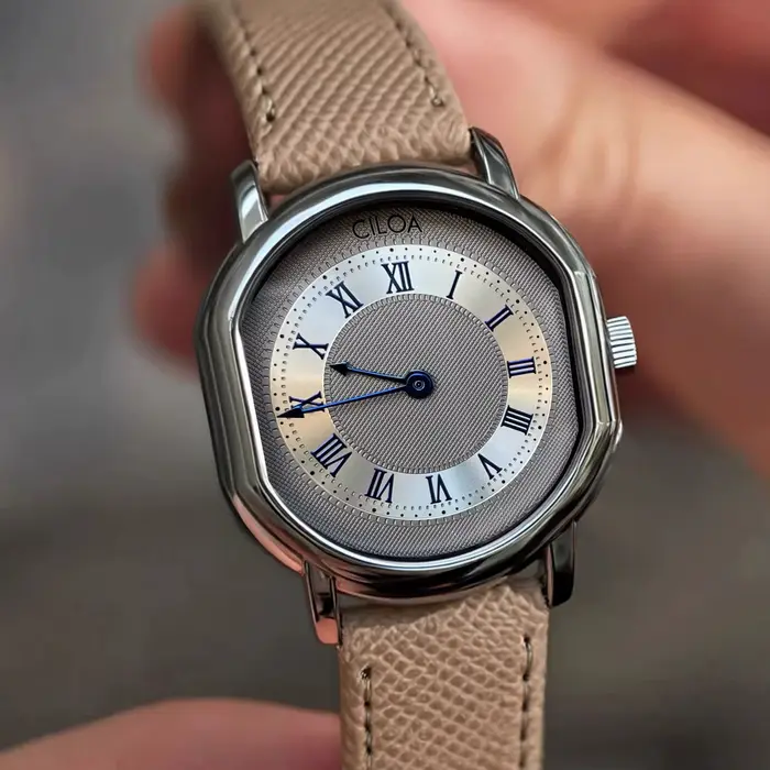 Montre The Arbiter en acier inoxydable avec bracelet en cuir pour femmes et hommes, résistante à l'eau 3 bars, mouvement Miyota, style fashion et casual