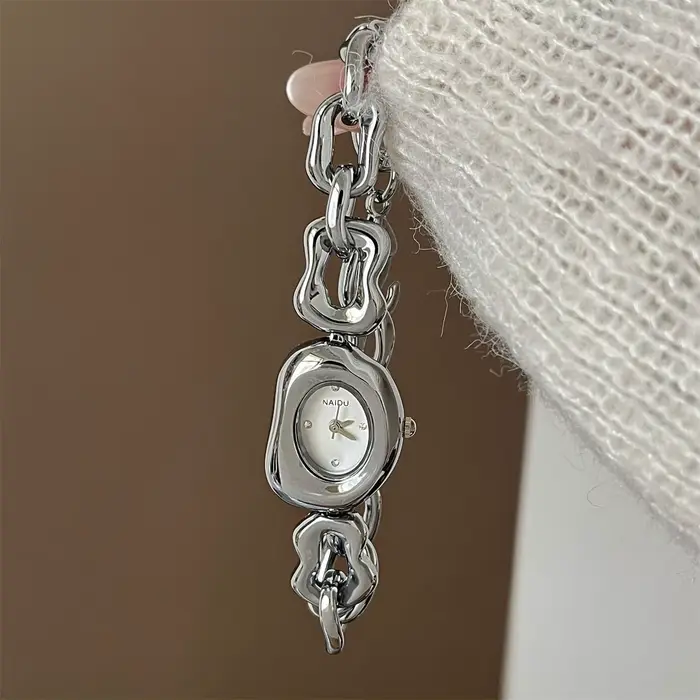 Nouvelles dames personnalisées montres Vintage pour femme fille étudiant mignon bijoux Bracelet Cool