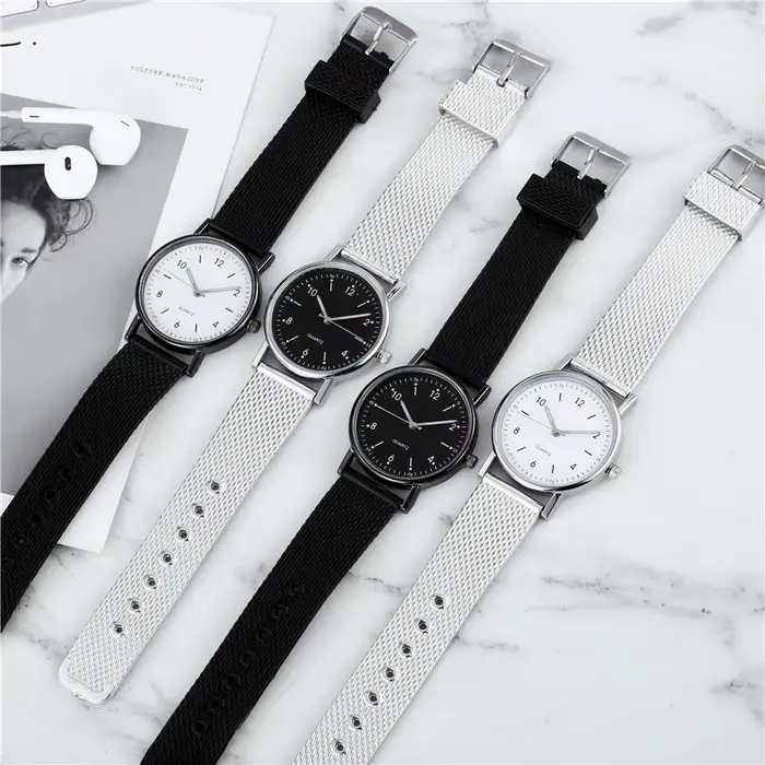 Montres-bracelets argentées pour femmes