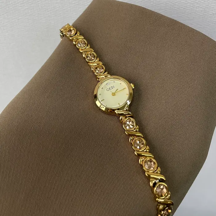 Montre-Bracelet classique rétro pour femmes, nouveau luxe, Art avancé, Design de haute qualité, en a