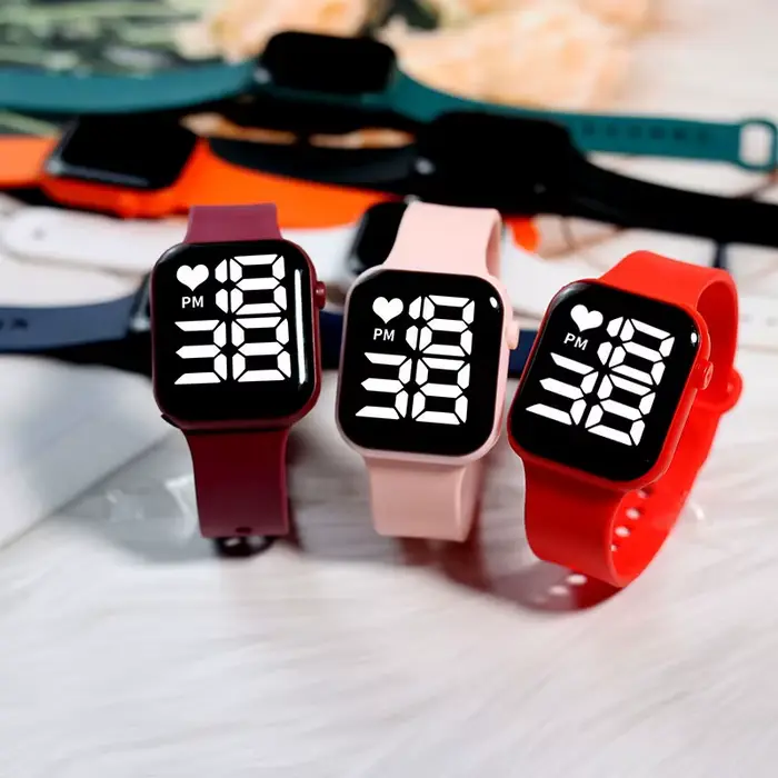 Montre numérique carrée LED résistante à l'eau pour femmes hommes et enfants activités sportives et quotidiennes