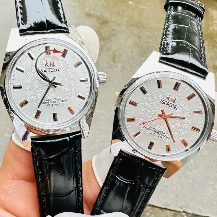Montre mécanique à remontage manuel pour hommes