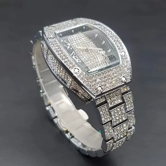 Montre Tonneau de Luxe en Argent pour Homme