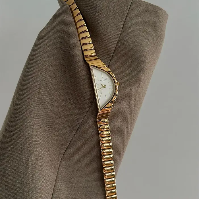 Montre GEDI Or Élégante 2026 Montres-bracelets pour Femmes Montres de Luxe Vintage Niche Étanche à Quartz Cadeaux