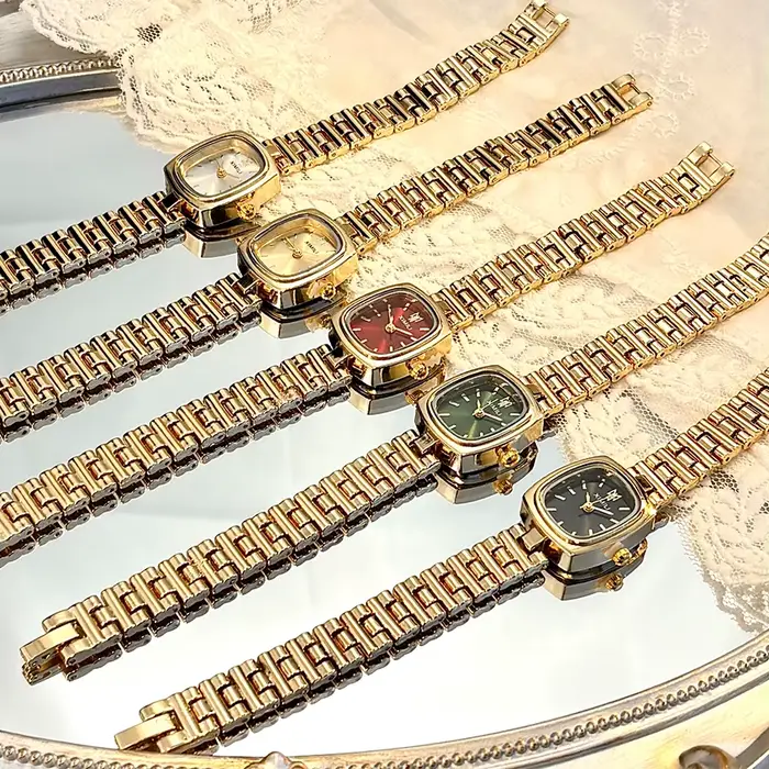 Nouvelle montre dorée vintage de style coréen pour femmes