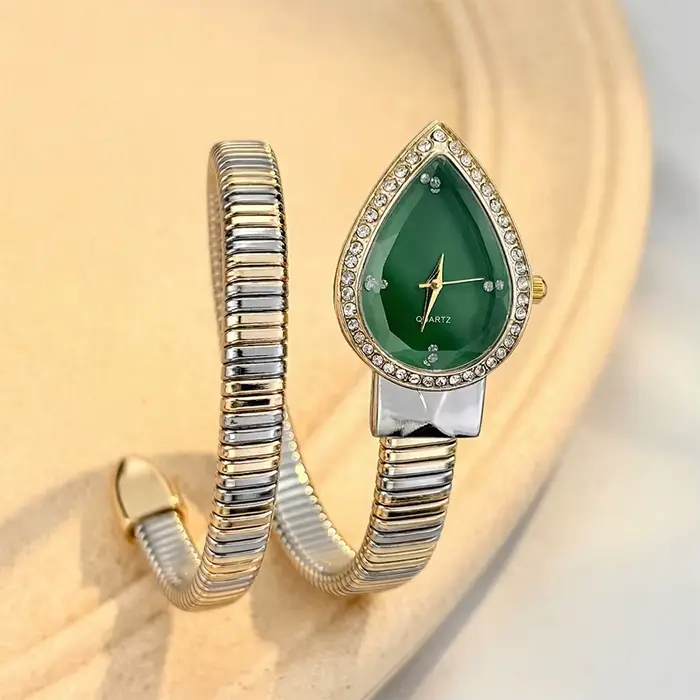 Montre élégante pour femmes avec cadran en forme de goutte d'eau et bracelet en forme de serpent
