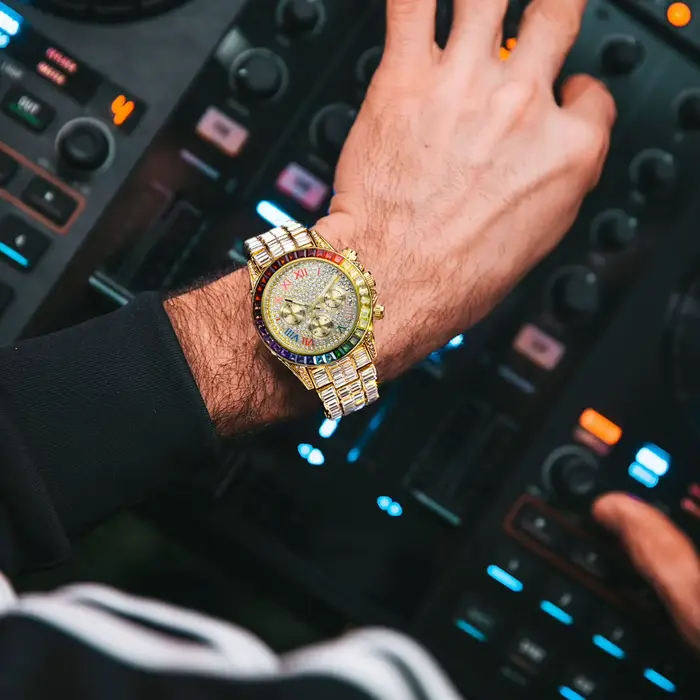 Montres-bracelets à quartz homme chronographe résistante à l'eau arc-en-ciel multicolore acier inoxydable occassions spéciales