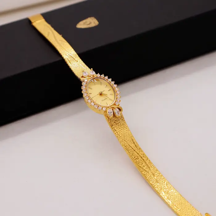 2025 montre pour femme diamant luxe élégant couronne cadran or