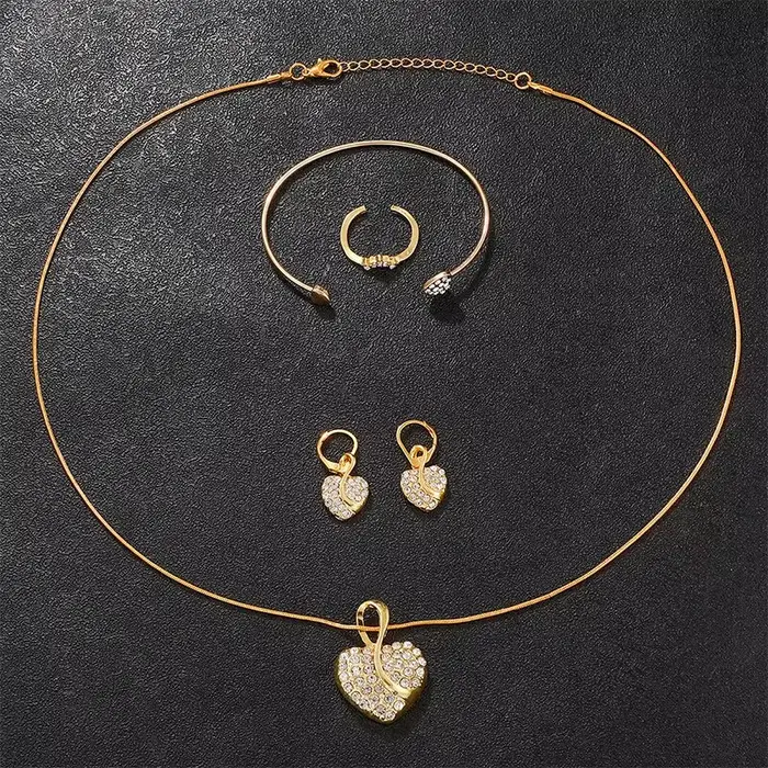 Montre à Quartz Dorée de Luxe pour Femme