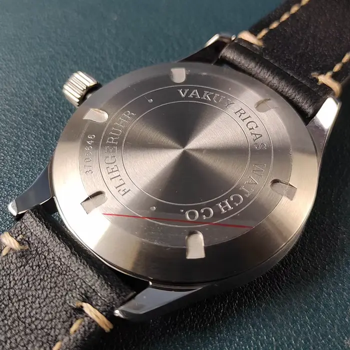 Montre à quartz avec mouvement
