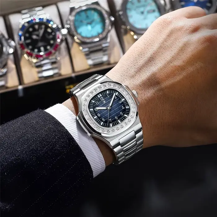 Montres-bracelets à Quartz de mode nouvelle montre en diamant étanche pour Homme montres automatiques hommes horloge