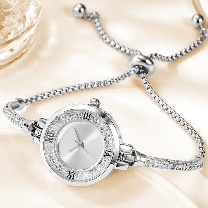 Montre à fouet haut en acier inoxydable pour femme